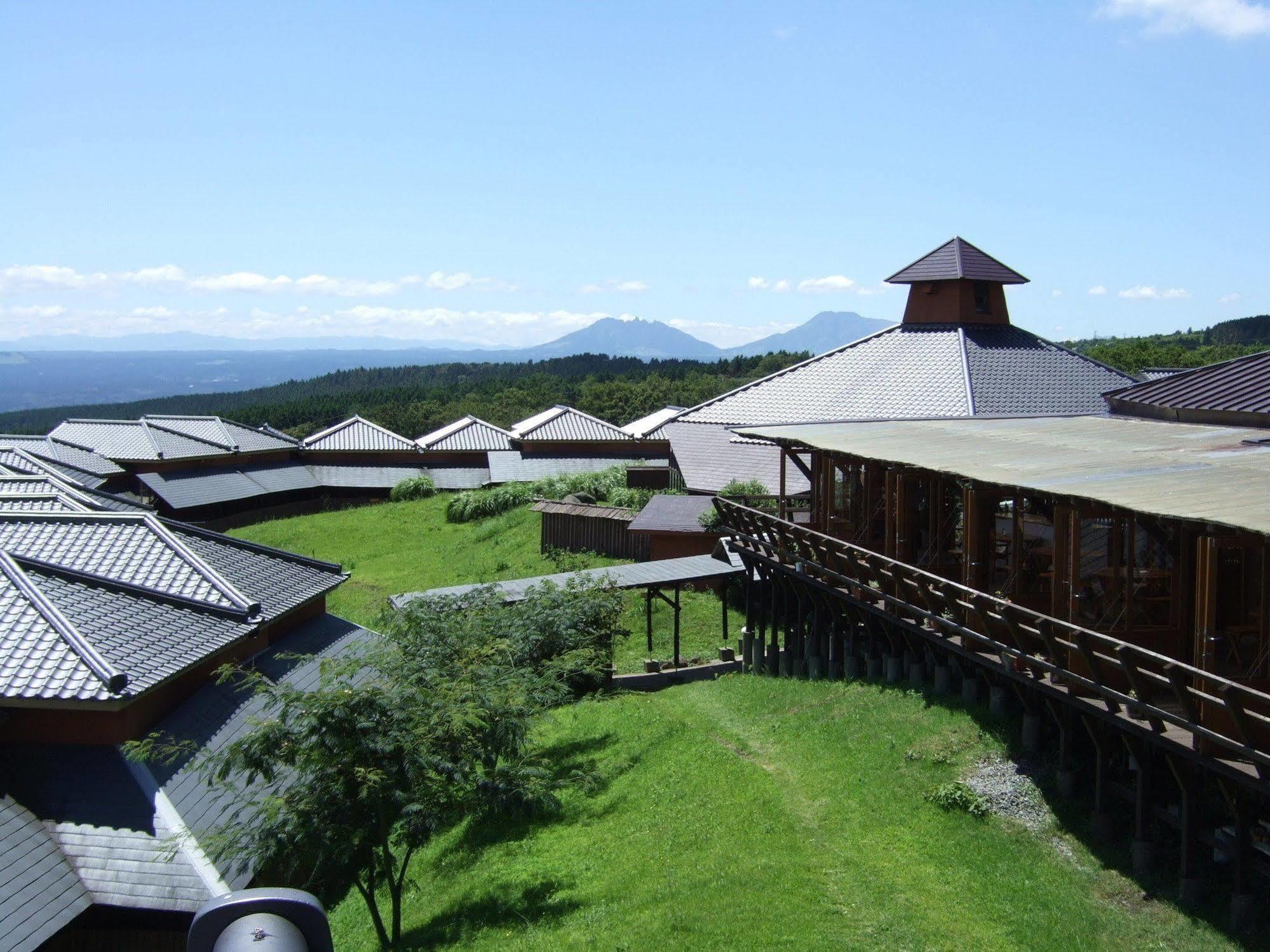 Resonate Club Kuju Hotel Taketa Exterior photo